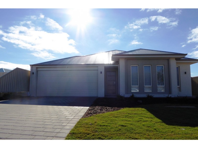 13 Cobbler Way, Two Rocks WA 6037