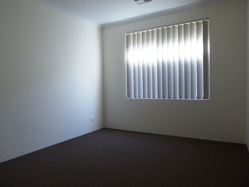 13 Cobbler Way, Two Rocks WA 6037