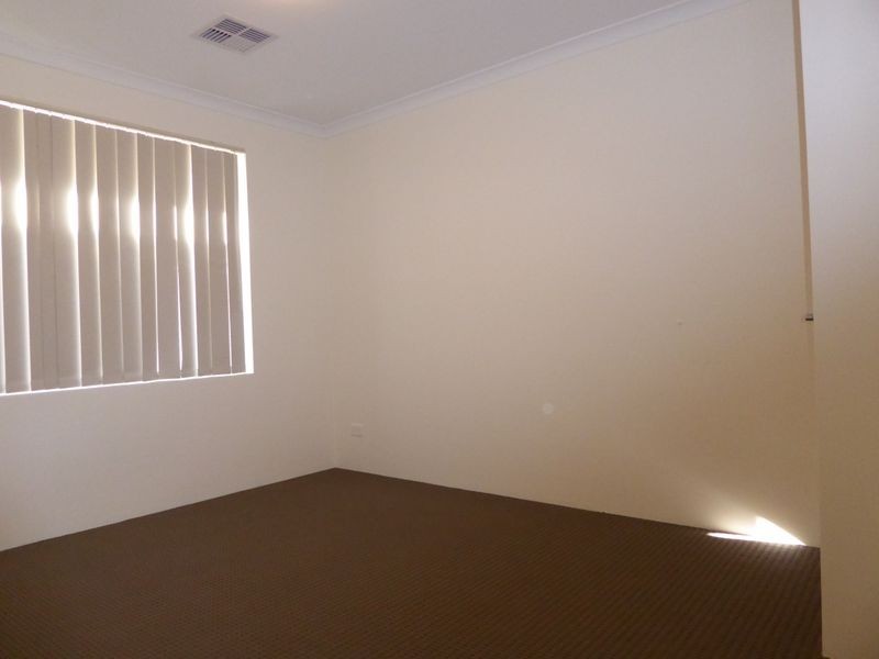 13 Cobbler Way, Two Rocks WA 6037