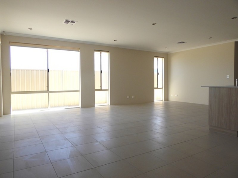 8 Gemfish street, Two Rocks WA 6037