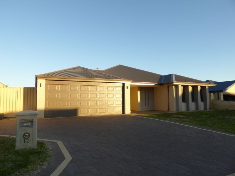 12 Bream Way, Yanchep WA 6035