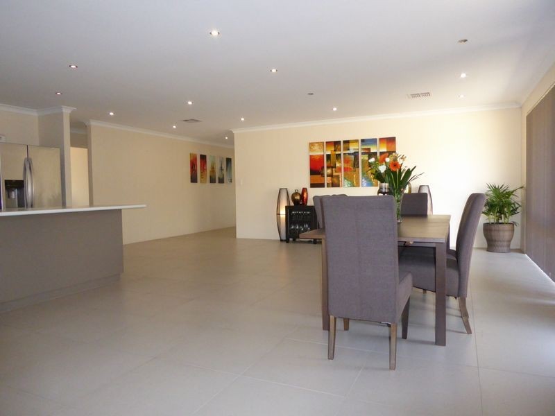 12 Bream Way, Yanchep WA 6035