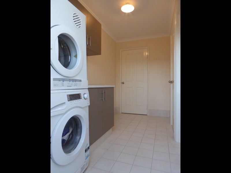 12 Bream Way, Yanchep WA 6035