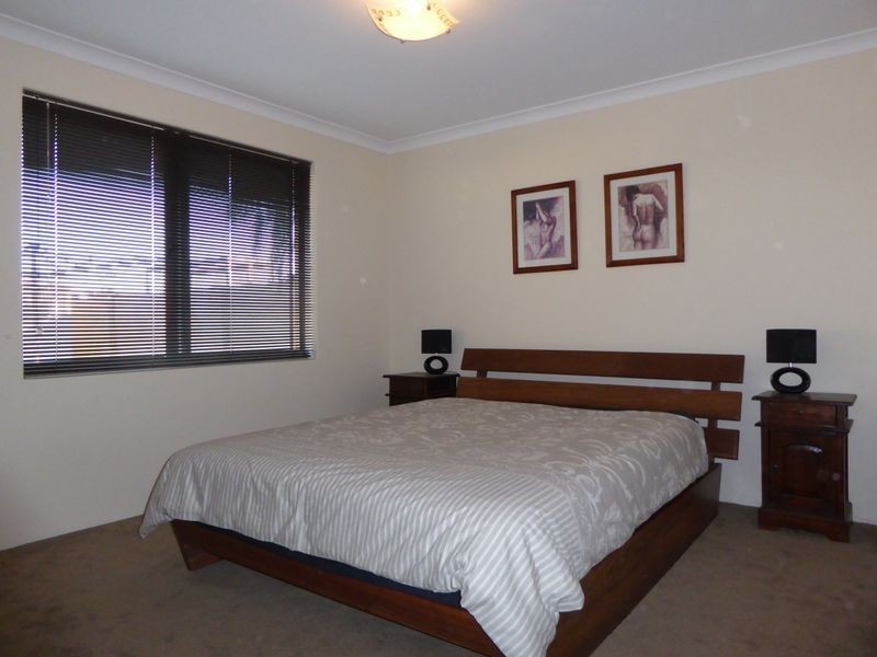 12 Bream Way, Yanchep WA 6035