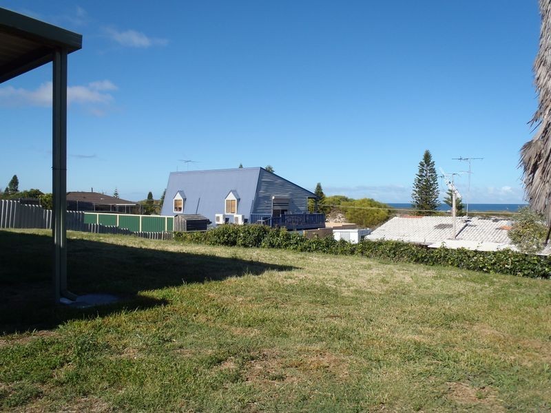 4 Springhill Place, Two Rocks WA 6037