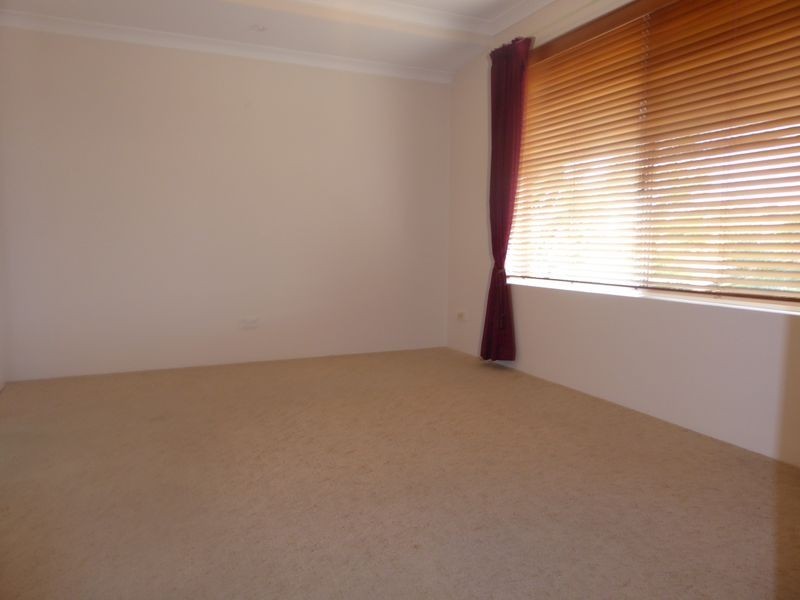 4 Mousehole Crescent, Yanchep WA 6035