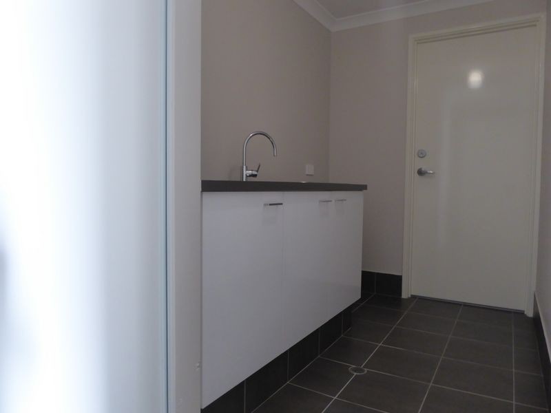 7 Flagtail Outlook, Yanchep WA 6035