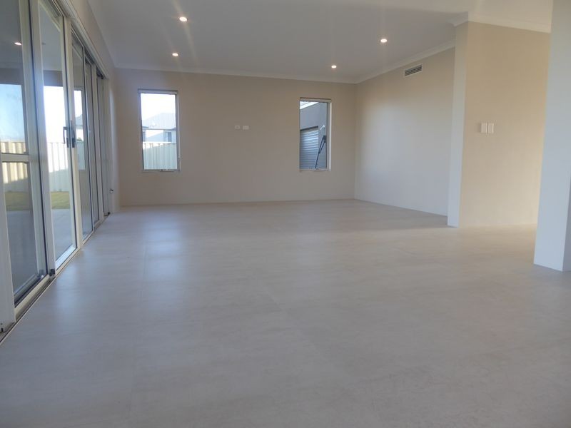 7 Flagtail Outlook, Yanchep WA 6035