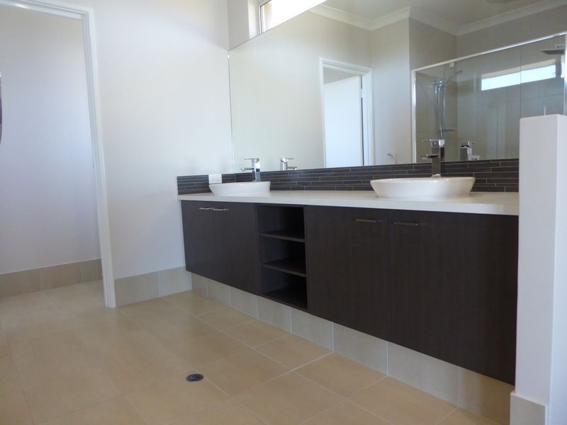 7 Flagtail Outlook, Yanchep WA 6035