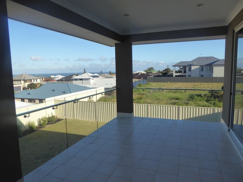 7 Flagtail Outlook, Yanchep WA 6035