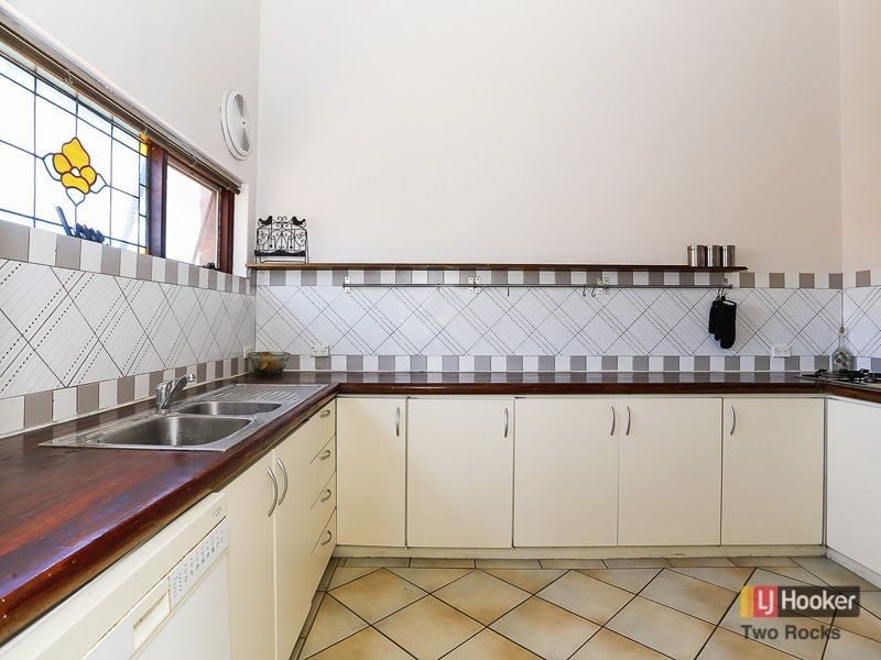 31 Carfax Place, Two Rocks WA 6037