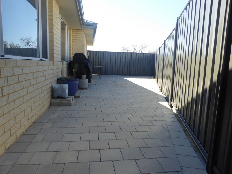 1 Dunk Street, Yanchep WA 6035