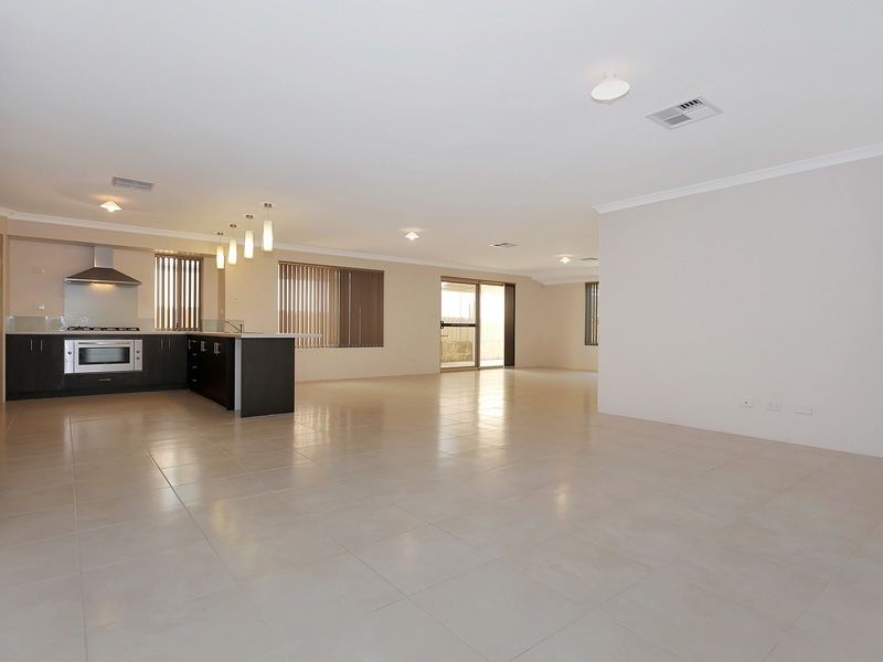 9 Llewellyn Way, Two Rocks WA 6037