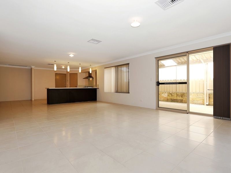 9 Llewellyn Way, Two Rocks WA 6037