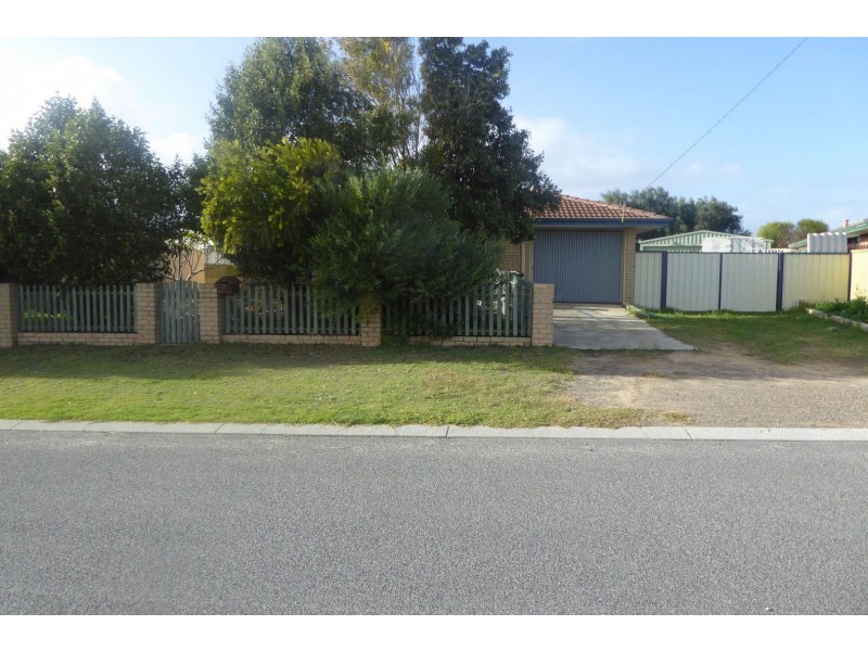 4 Caley Place, Two Rocks WA 6037