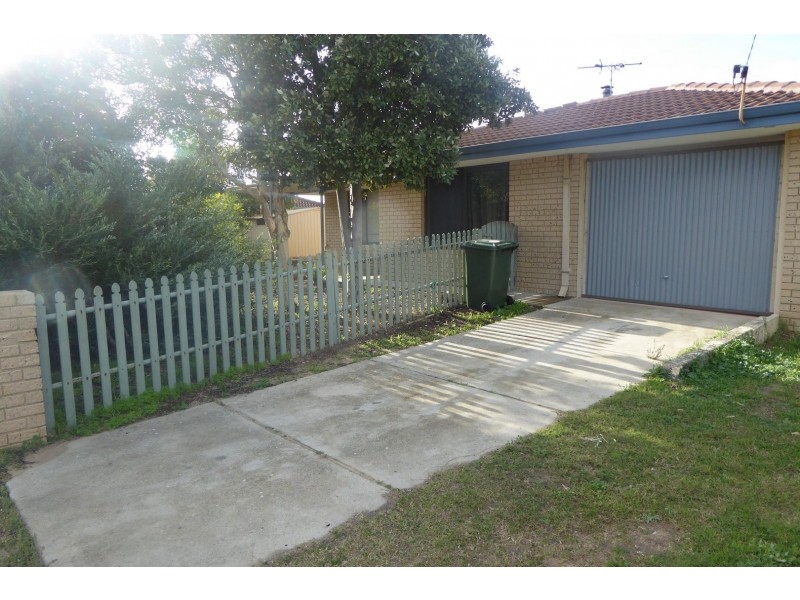 4 Caley Place, Two Rocks WA 6037