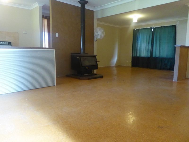 4 Caley Place, Two Rocks WA 6037