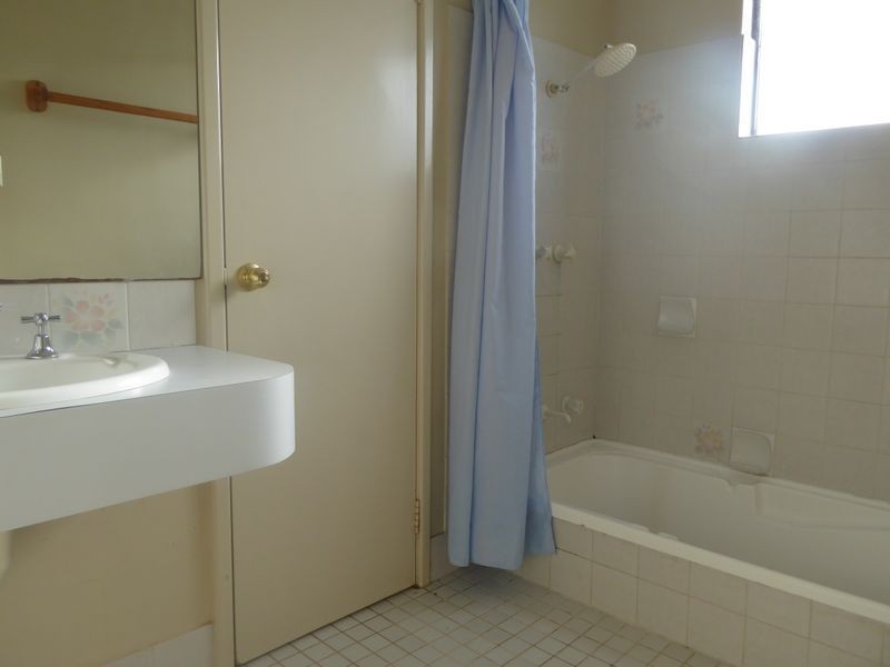 4 Caley Place, Two Rocks WA 6037