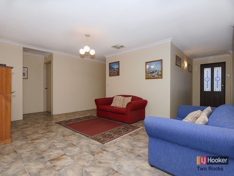 24 Blaxland Avenue, Two Rocks WA 6037