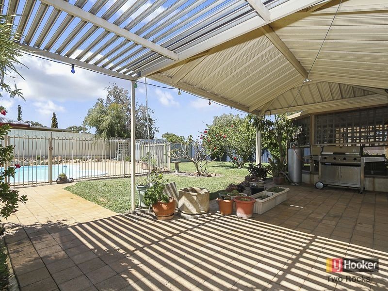 24 Blaxland Avenue, Two Rocks WA 6037