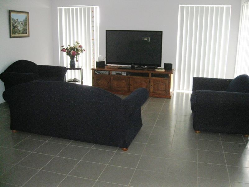 33 Tinsel Street, Yanchep WA 6035