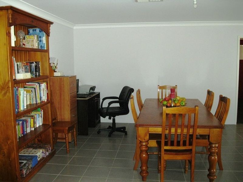 33 Tinsel Street, Yanchep WA 6035