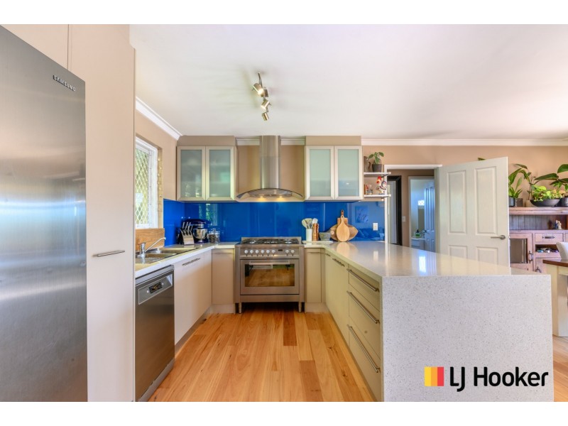 6 Genesta Place, Two Rocks WA 6037