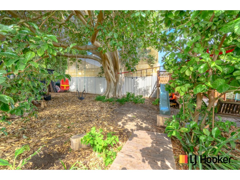 6 Genesta Place, Two Rocks WA 6037