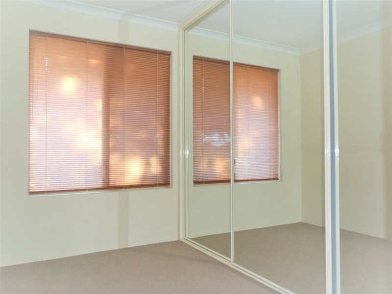 83 Whitfield Drive, Two Rocks WA 6037