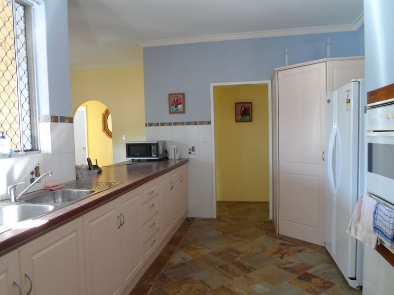 2 Galatea Grove, Two Rocks WA 6037