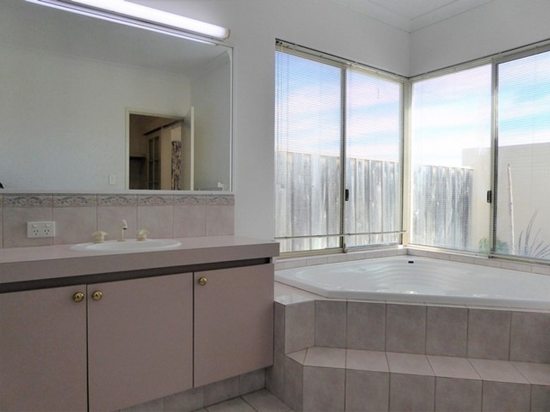 12 Sceptre Court, Two Rocks WA 6037