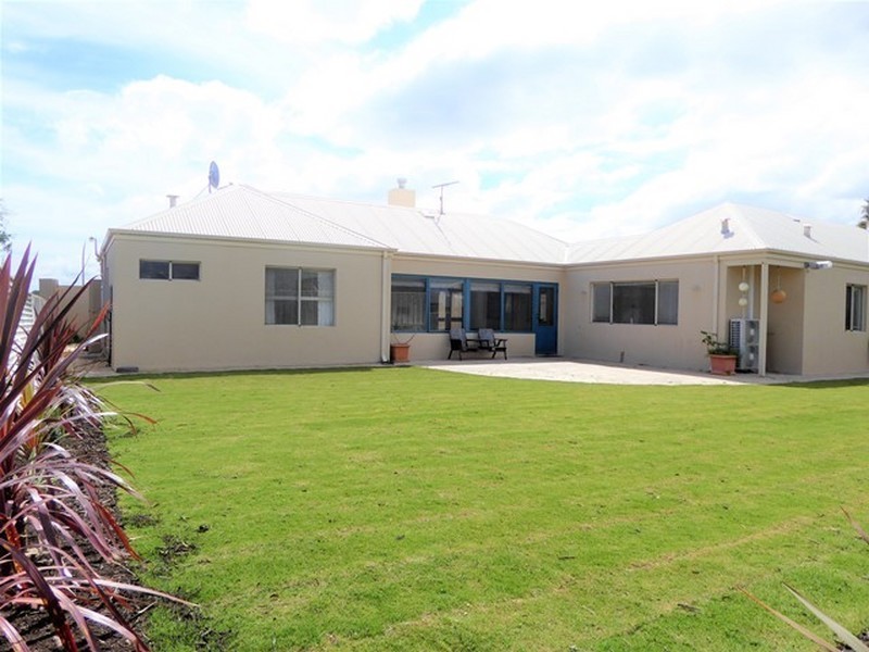 12 Sceptre Court, Two Rocks WA 6037