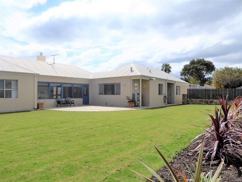 12 Sceptre Court, Two Rocks WA 6037