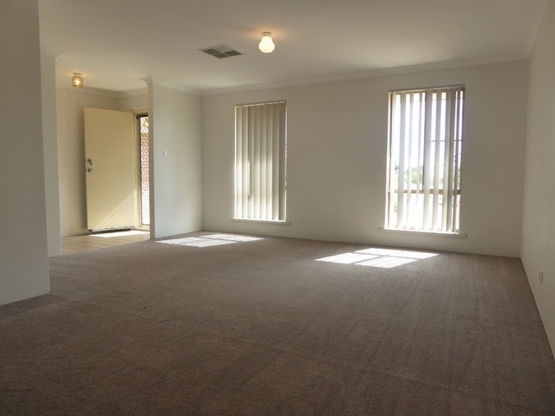 18 Mousehole Crescent, Yanchep WA 6035