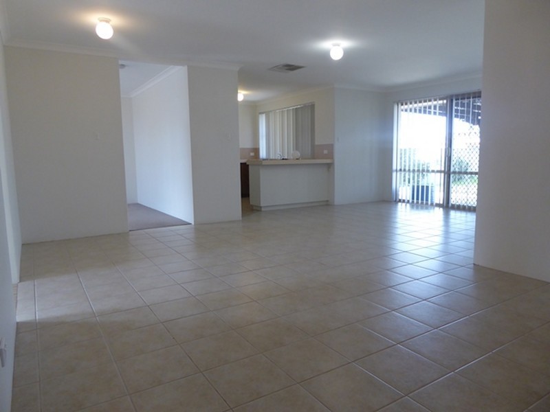 18 Mousehole Crescent, Yanchep WA 6035