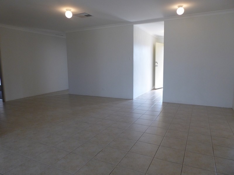 18 Mousehole Crescent, Yanchep WA 6035