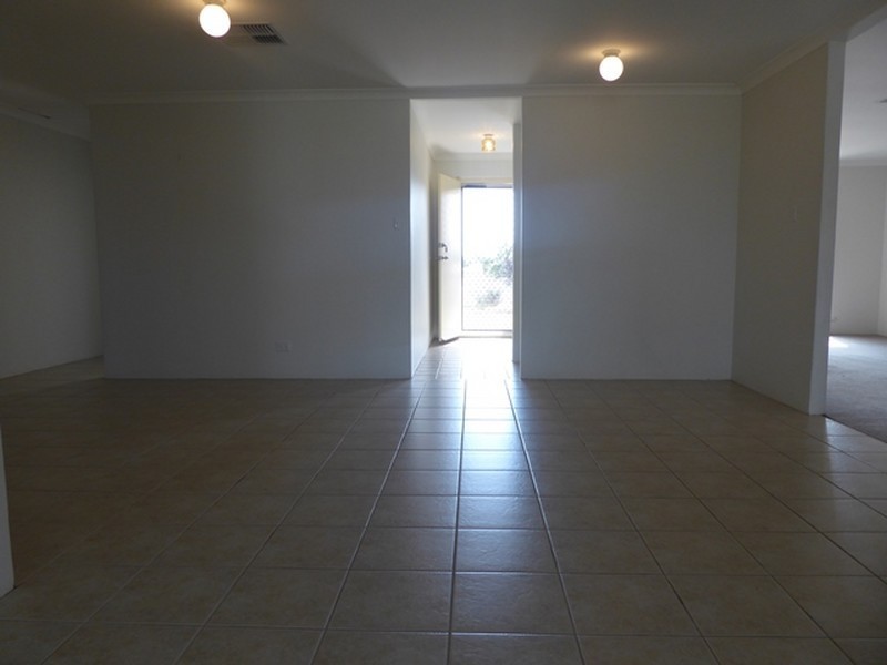 18 Mousehole Crescent, Yanchep WA 6035