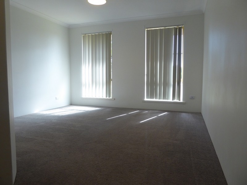 18 Mousehole Crescent, Yanchep WA 6035