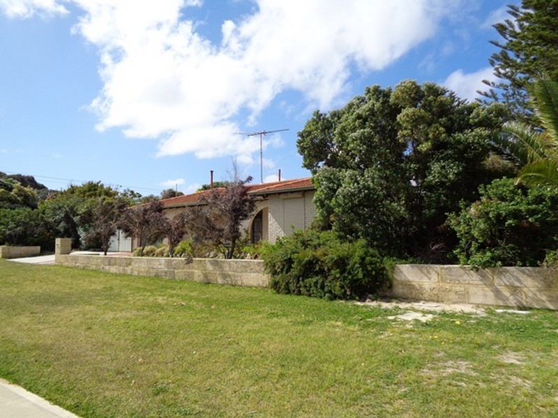 109 Two Rocks Road, Two Rocks WA 6037