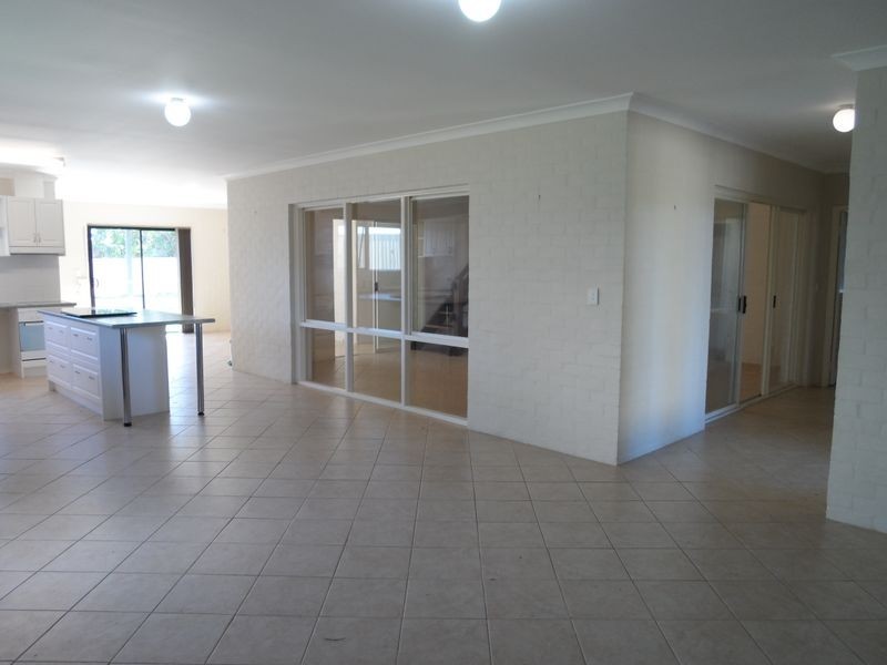 5 Brodia Place, Two Rocks WA 6037