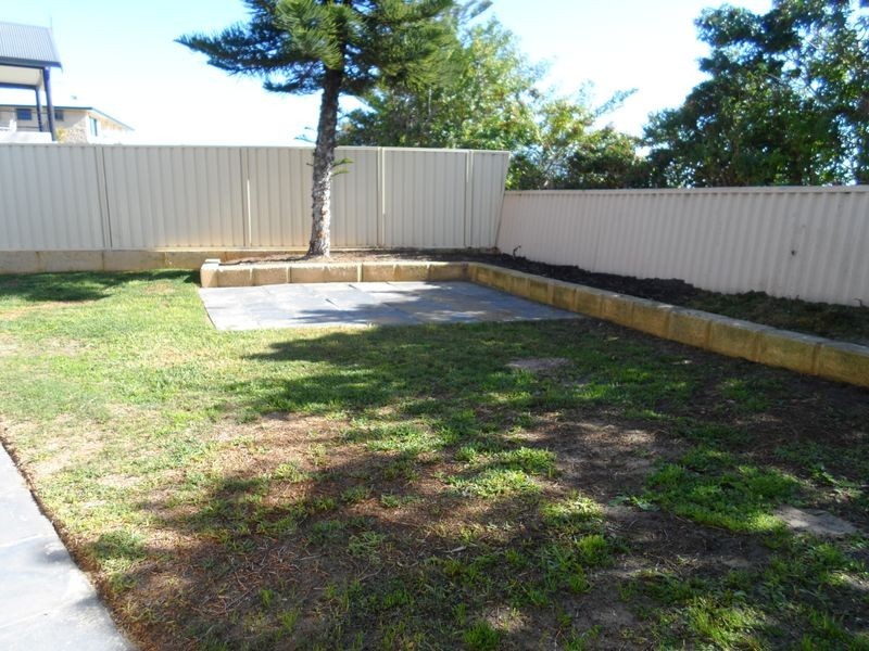 5 Brodia Place, Two Rocks WA 6037