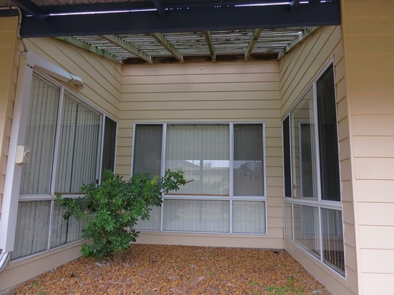 16 Oldham Way, Yanchep WA 6035