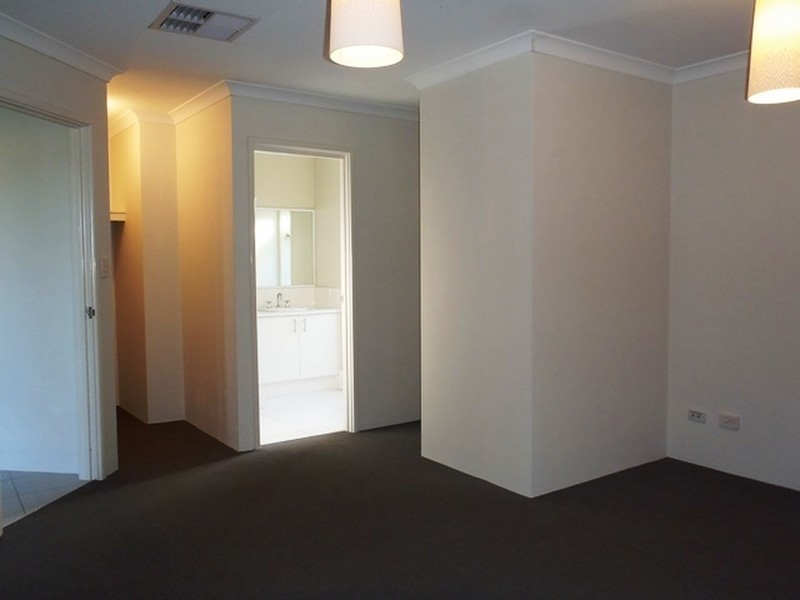 38 Blackwood Meander, Yanchep WA 6035