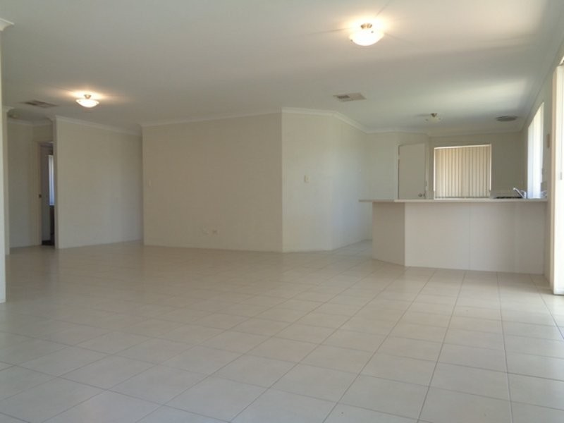 38 Blackwood Meander, Yanchep WA 6035