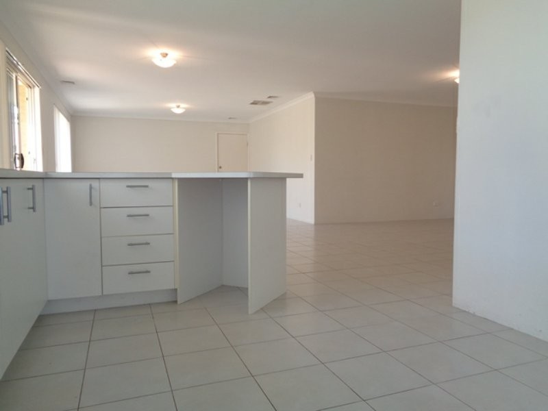 38 Blackwood Meander, Yanchep WA 6035