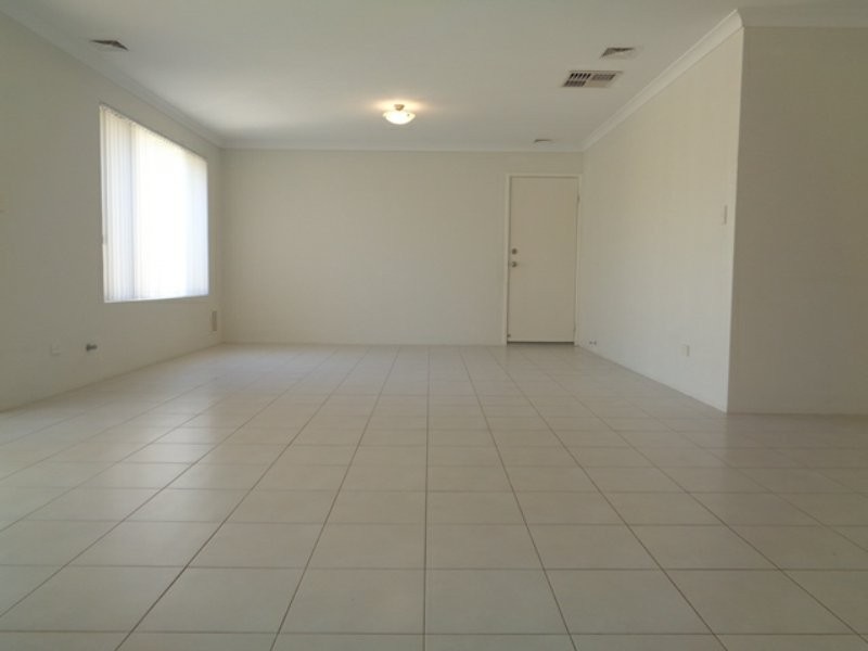 38 Blackwood Meander, Yanchep WA 6035