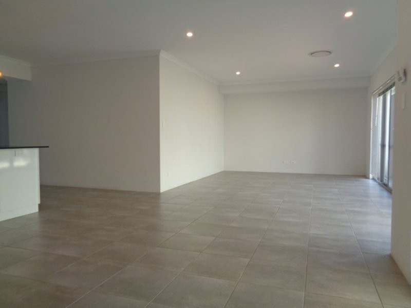 87 Seaside Avenue, Yanchep WA 6035