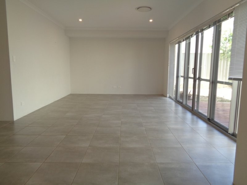 87 Seaside Avenue, Yanchep WA 6035