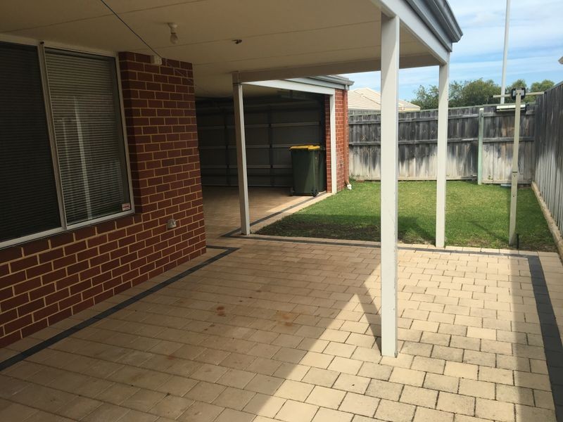 31 Granite Place, Yanchep WA 6035