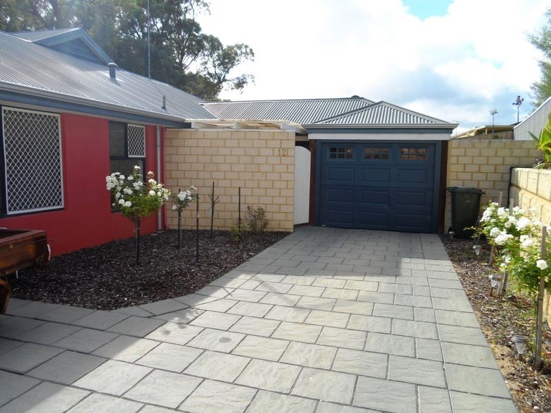 12 Augusta Grove, Yanchep WA 6035